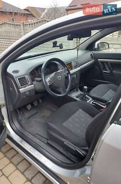 Седан Opel Vectra 2005 в 