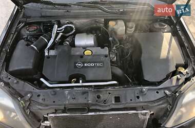 Лифтбек Opel Vectra 2004 в 