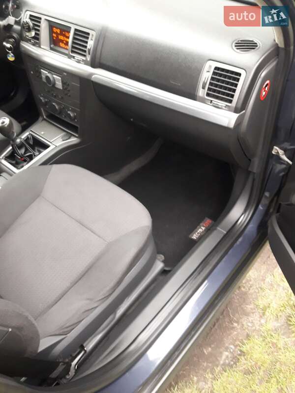 Универсал Opel Vectra 2006 в Турийске