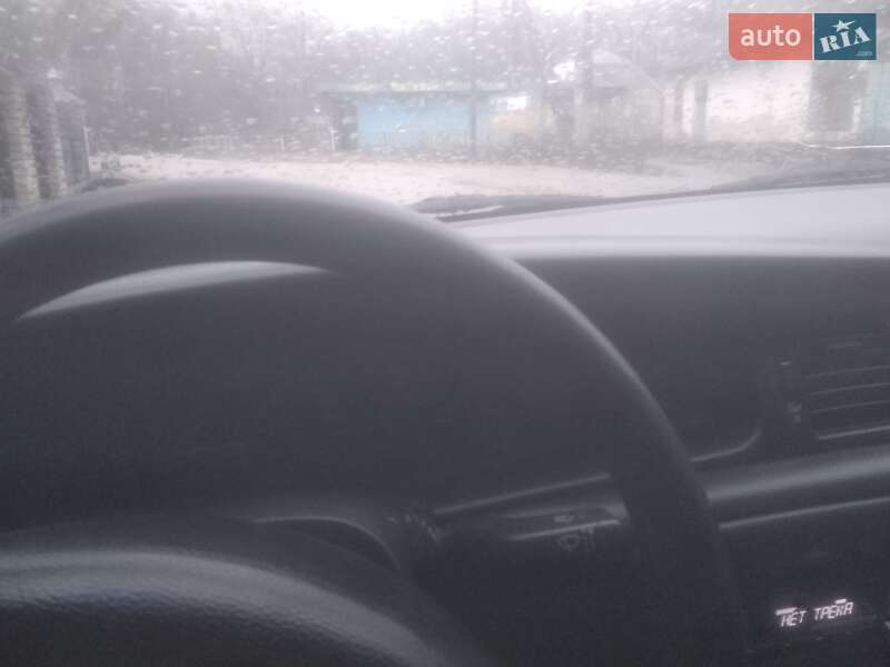 Седан Opel Vectra 1997 в Кельменцах