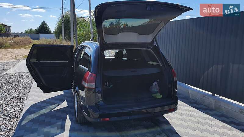 Седан Opel Vectra 2004 в Києві