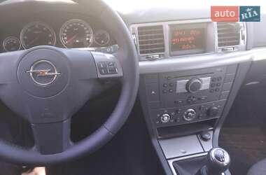 Универсал Opel Vectra 2005 в Зенькове