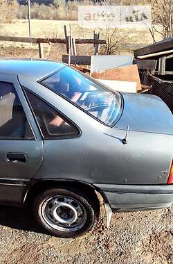 Седан Opel Vectra 1992 в Корсуне-Шевченковском
