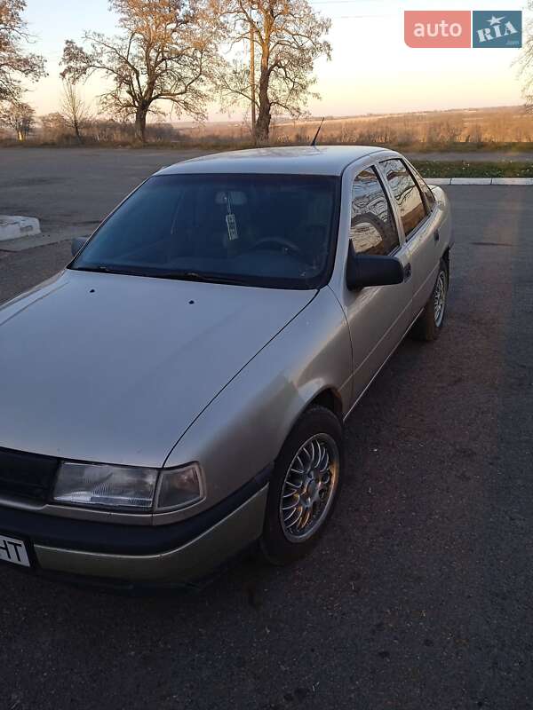 Седан Opel Vectra 1991 в Корсуне-Шевченковском