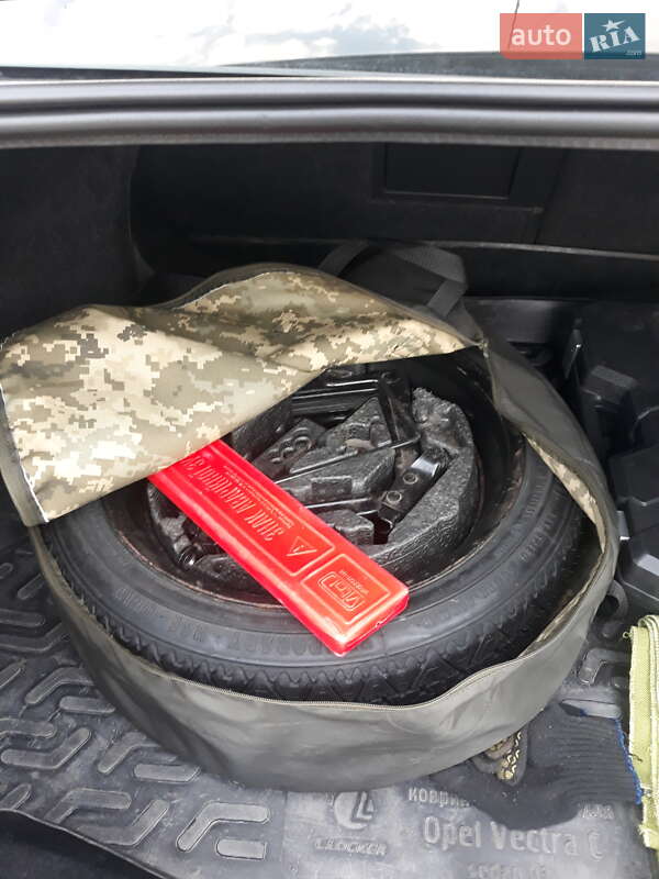 Седан Opel Vectra 2008 в Сумах