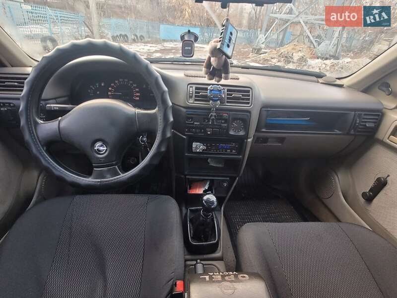 Седан Opel Vectra 1992 в Харкові