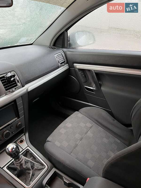 Седан Opel Vectra 2006 в Хмельницком