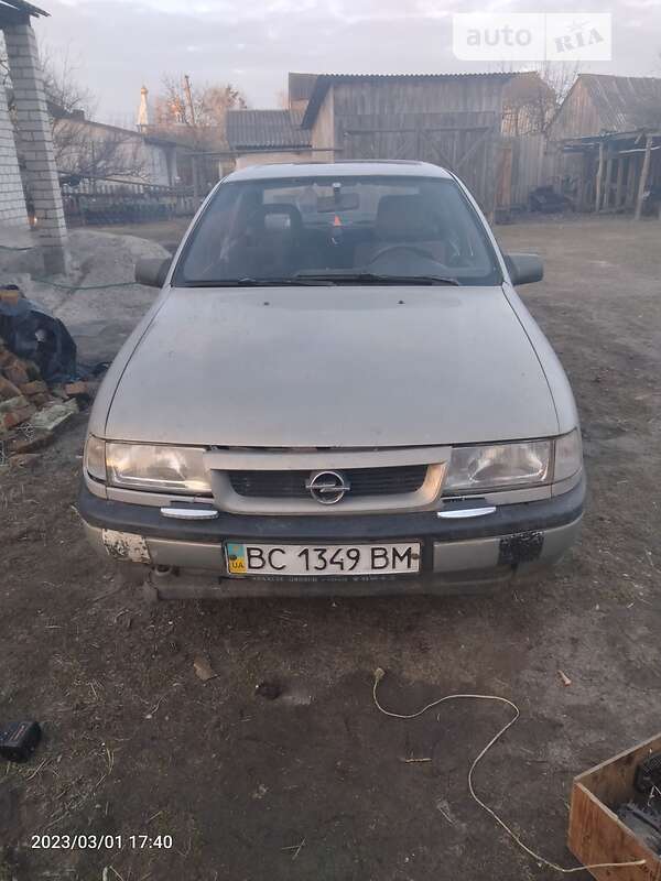 Седан Opel Vectra 1993 в Камне-Каширском