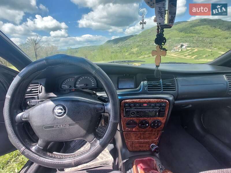 Седан Opel Vectra 1997 в Ужгороде