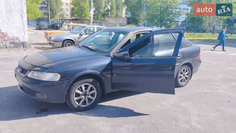 Лифтбек Opel Vectra 1997 в Каменском