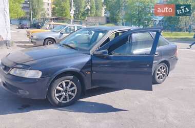 Лифтбек Opel Vectra 1997 в Каменском