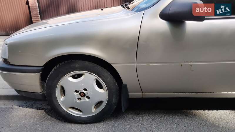 Седан Opel Vectra 1991 в Рахове фото 2 Седан Opel Vectra 1991 в Рахове