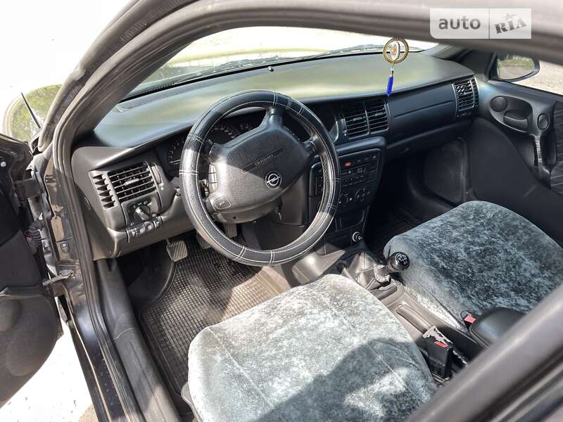 Универсал Opel Vectra 1998 в Новояворовске фото 4 Универсал Opel Vectra 1998 в Новояворовске
