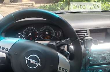 Лифтбек Opel Vectra 2003 в 