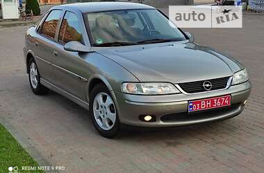 Седан Opel Vectra 1999 в Сарнах