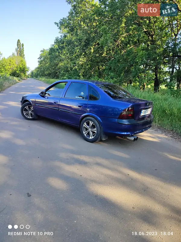 Opel Vectra 1996 VIN W0L000036T1116286 фото оголошення 9 з 44