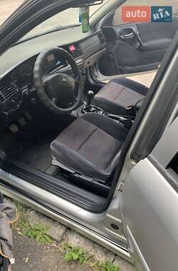 Седан Opel Vectra 2000 в 