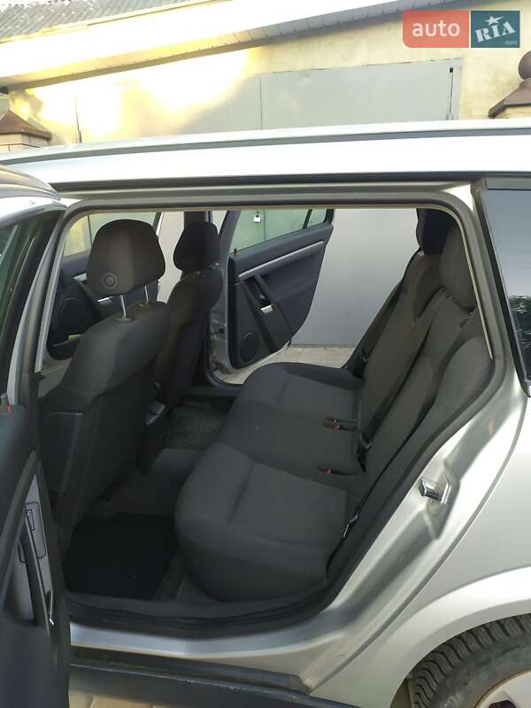 Универсал Opel Vectra 2006 в Хмельнике