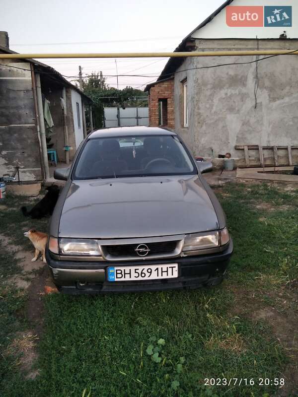 Седан Opel Vectra 1989 в Ізмаїлі фото 2 Седан Opel Vectra 1989 в Ізмаїлі