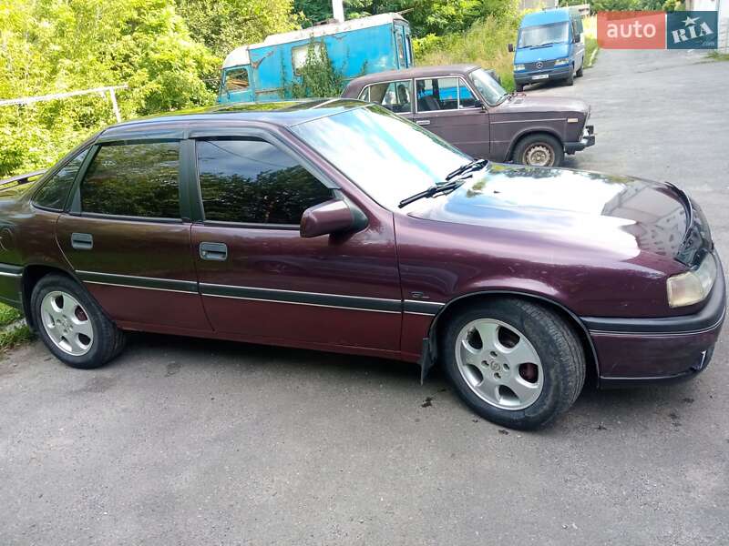 Седан Opel Vectra 1993 в Зборові