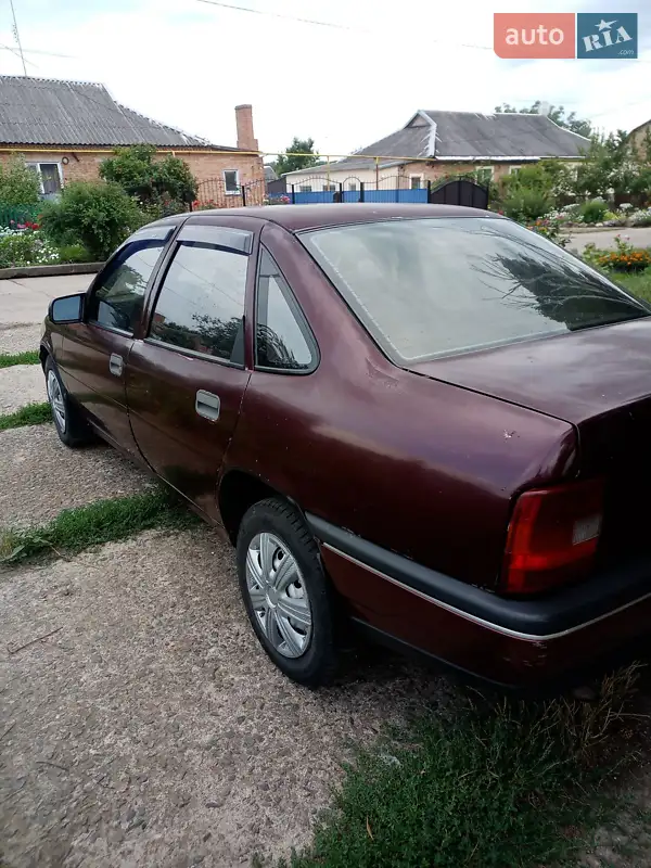 Opel Vectra 1989 VIN W0L000087K1102097 фото оголошення 12 з 48