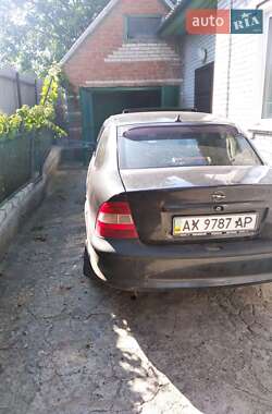 Лифтбек Opel Vectra 1996 в 