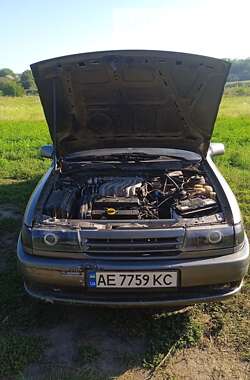 Седан Opel Vectra 1993 в Днепре
