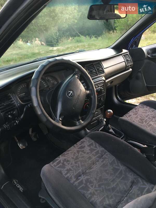 Седан Opel Vectra 1996 в Кам'янському фото 14 Седан Opel Vectra 1996 в Кам'янському