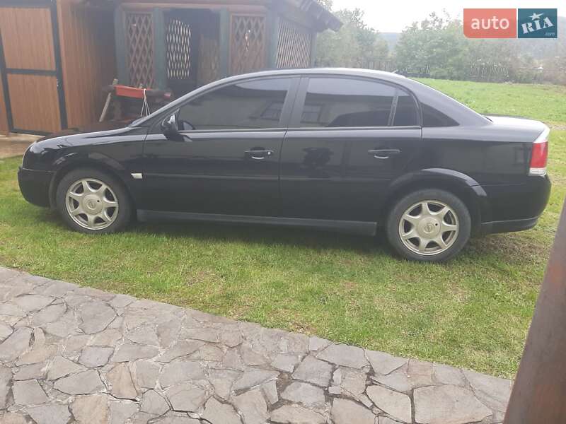 Седан Opel Vectra 2003 в Вижниці