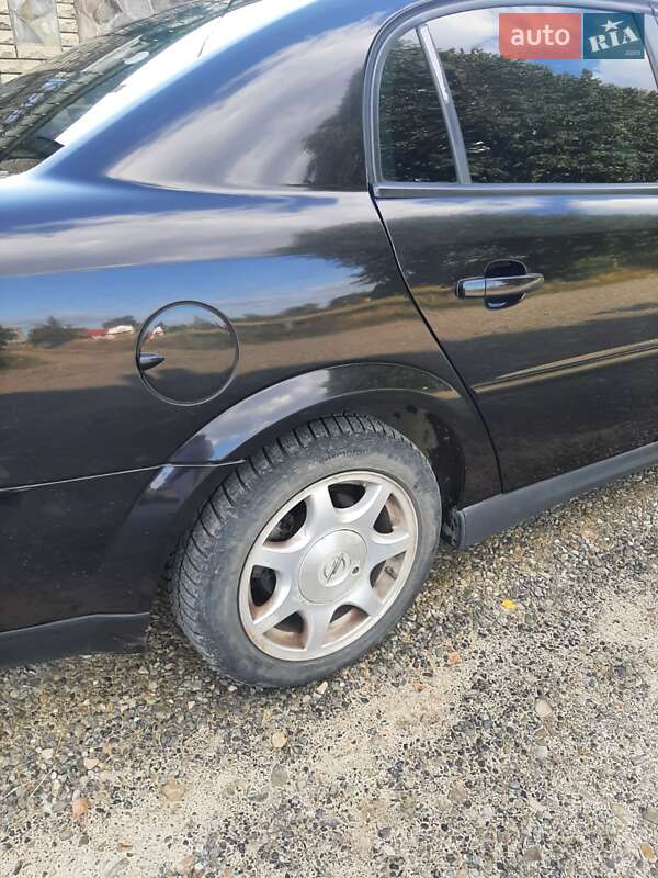 Седан Opel Vectra 2003 в Вижниці