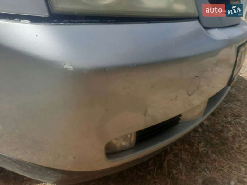 Седан Opel Vectra 2004 в Долині