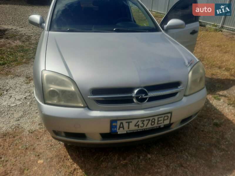 Седан Opel Vectra 2004 в Долині