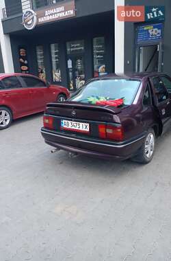 Седан Opel Vectra 1993 в Тростянці