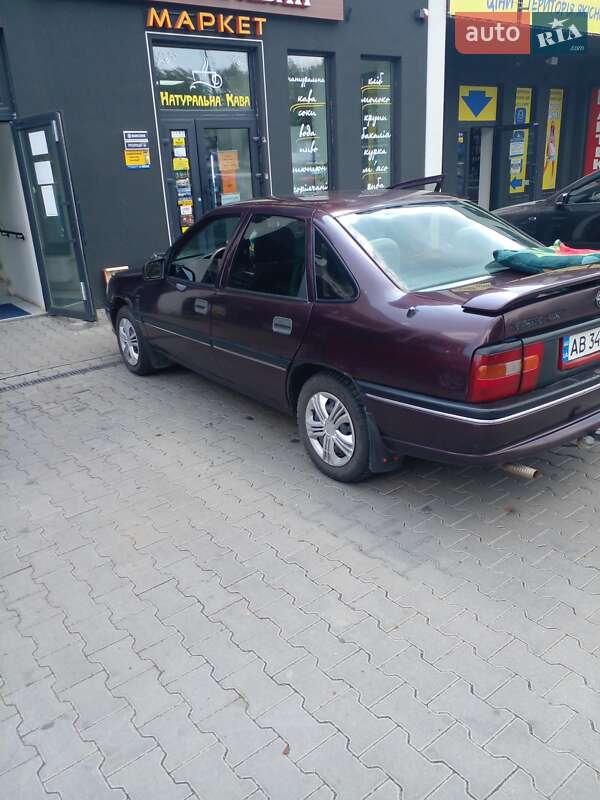 Седан Opel Vectra 1993 в Тростянці