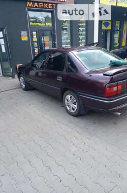 Седан Opel Vectra 1993 в Тростянце