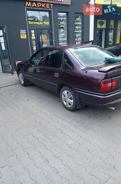 Седан Opel Vectra 1993 в Тростянце