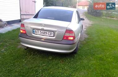 Седан Opel Vectra 1998 в Косове