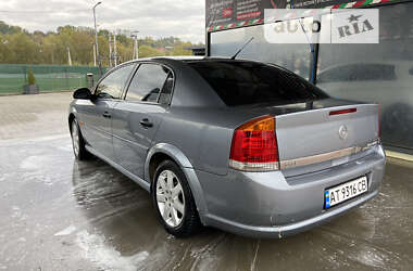 Седан Opel Vectra 2006 в Снятине