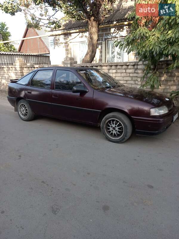 Лифтбек Opel Vectra 1989 в Веселинове