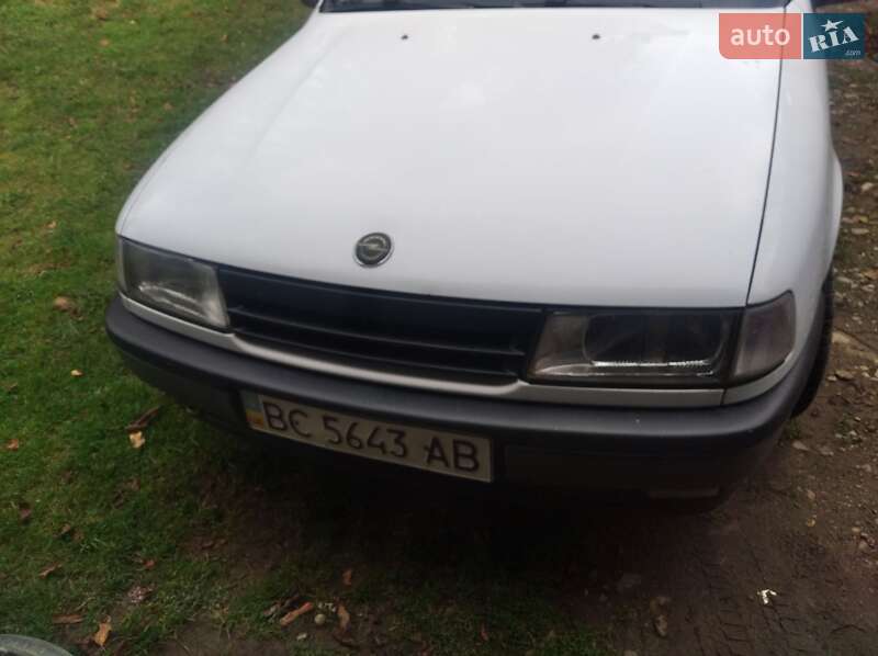 Седан Opel Vectra 1992 в Бориславі