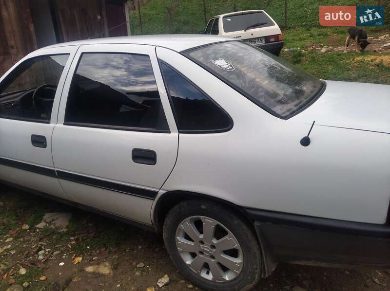 Седан Opel Vectra 1992 в Бориславі