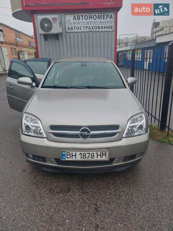 Седан Opel Vectra 2004 в Киеве