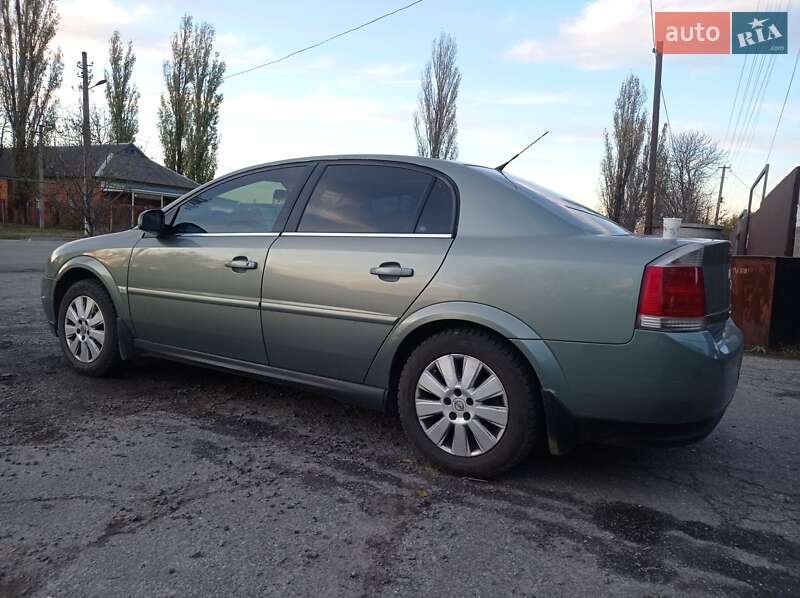 Седан Opel Vectra 2004 в Новому Бузі