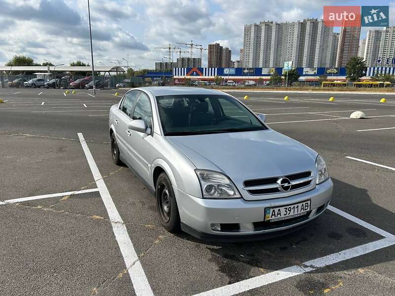 Седан Opel Vectra 2004 в Киеве
