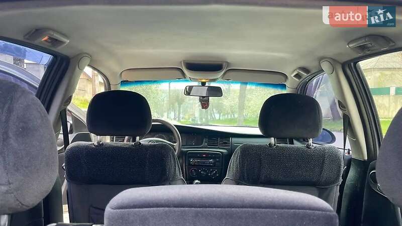Лифтбек Opel Vectra 2000 в Ямполе