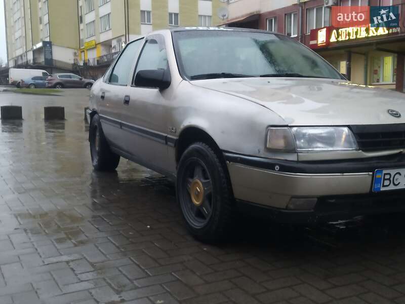 Седан Opel Vectra 1989 в Сокале