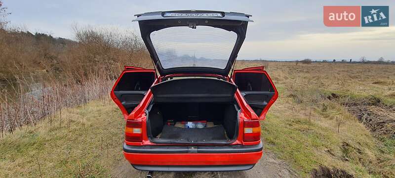 Седан Opel Vectra 1989 в Золочеві