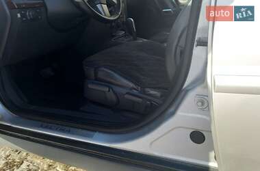 Универсал Opel Vectra 2004 в 