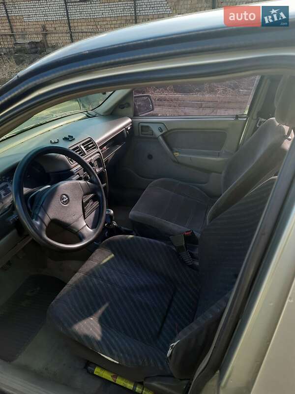 Седан Opel Vectra 1992 в Киеве