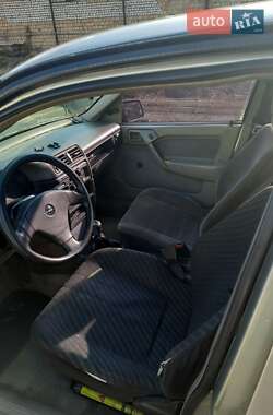 Седан Opel Vectra 1992 в 